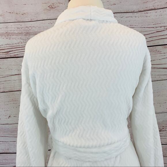 Calvin Klein white robe chevron pattern plush soft - Picture 8 of 14